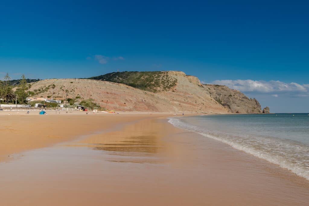 Praia da Luz ist ein ehemaliges Fischerdorf mit einem traumhaften Sandstrand.